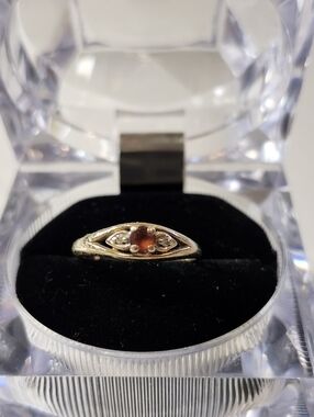 Elegant Solid 10k Yellow Gold  Ring 6.5size Stamped